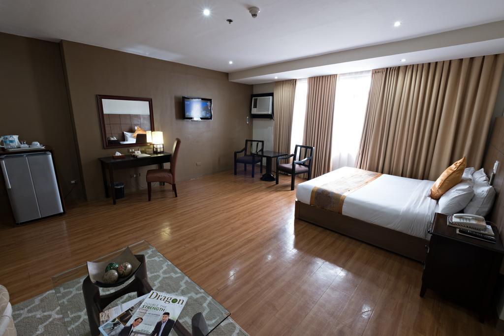 The Pinnacle Hotel And Suites Davao City Extérieur photo